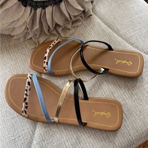 Cute strappy flat sandals!
